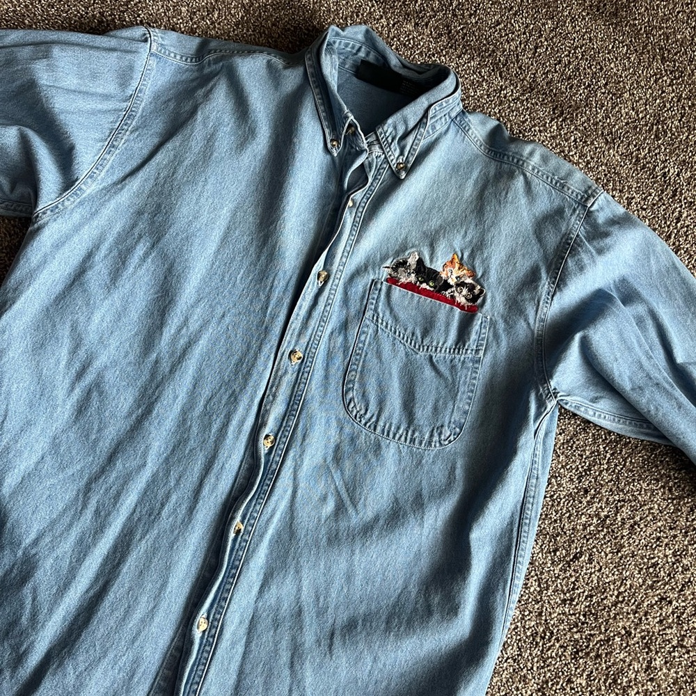 ⭐️Vintage Denim Shirt with Cat Embroidery - Picture 3 of 8